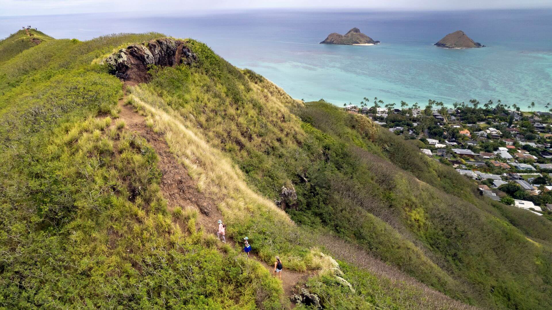 Hiking-In-Oahu-10-Best-Trails-And-Hikes