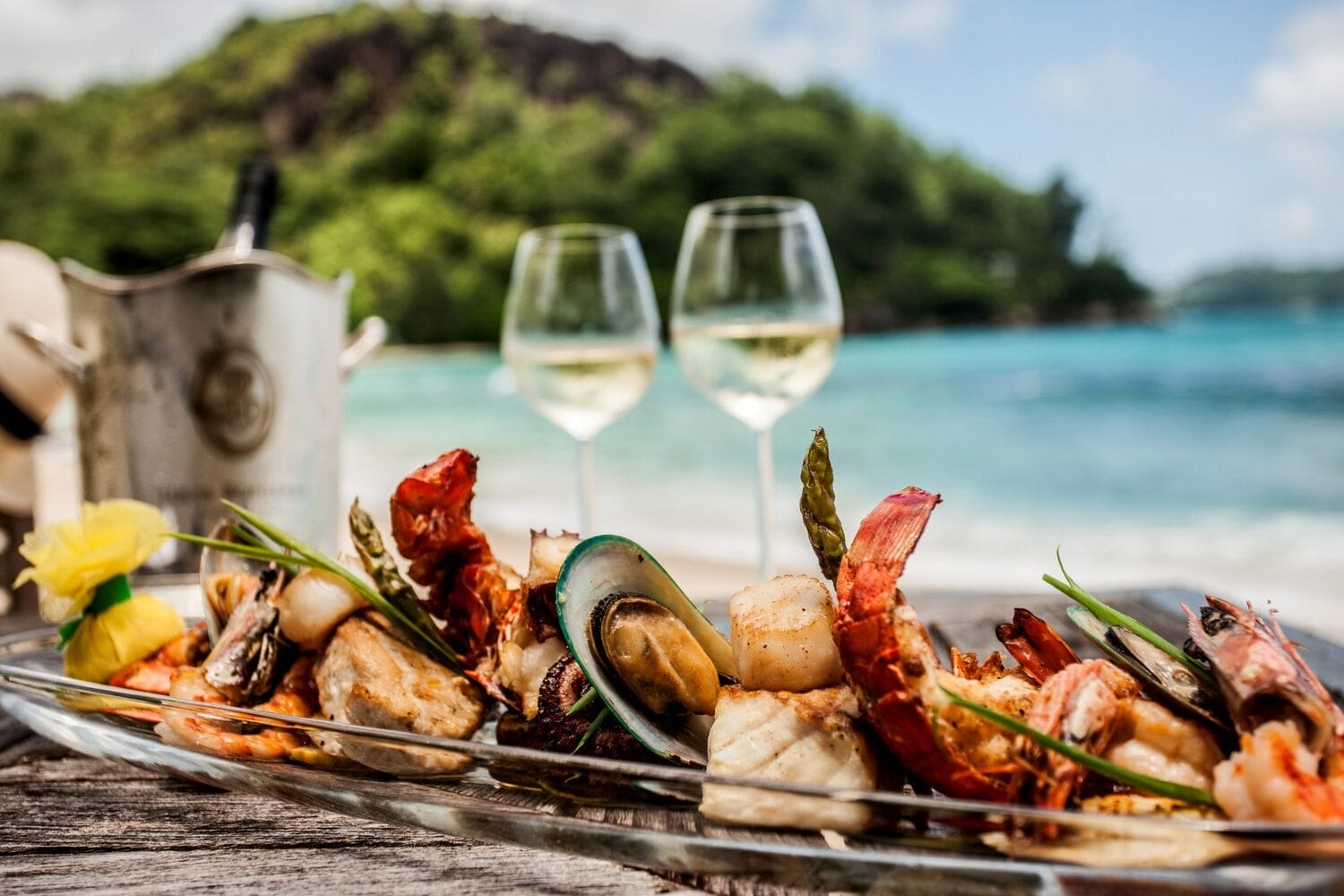 Delicious Seafood Restaurants Near the Beach: Your Ultimate Guide